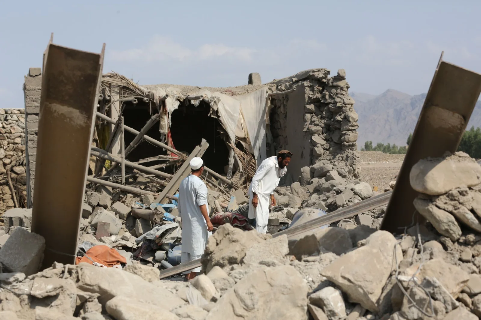Pakistan’ın Drone Saldırıları Afgan Sivilleri Vuruyor